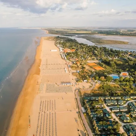 Апартаменты Flat 170mt From The Sea Бибионе