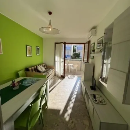 Flat In A Building Surrounded By A Garden Lejlighed
