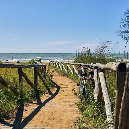 Flat In A Building Surrounded By A Garden * Bibione