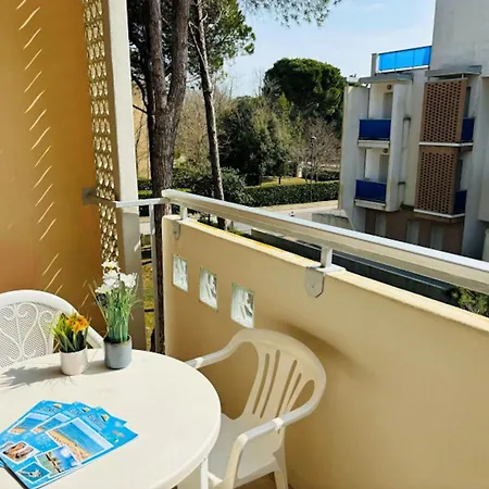 Апартаменти Flat 170mt From The Sea *